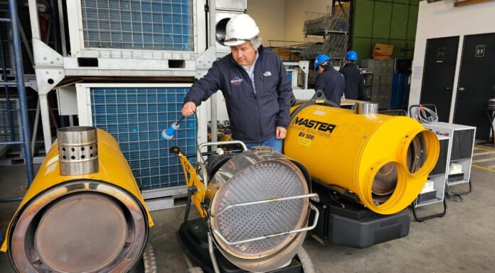 Rentaclima Peru, climatización industrial con sistemas de aire acondicionado, refrigeración y ventilación en su taller de Lurín