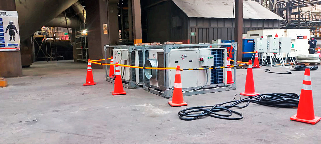 El aire acondicionado compacto industrial de 15 toneladas de refrigeración (TR) está diseñado para operar en entornos industriales exigentes y de alta demanda térmica.